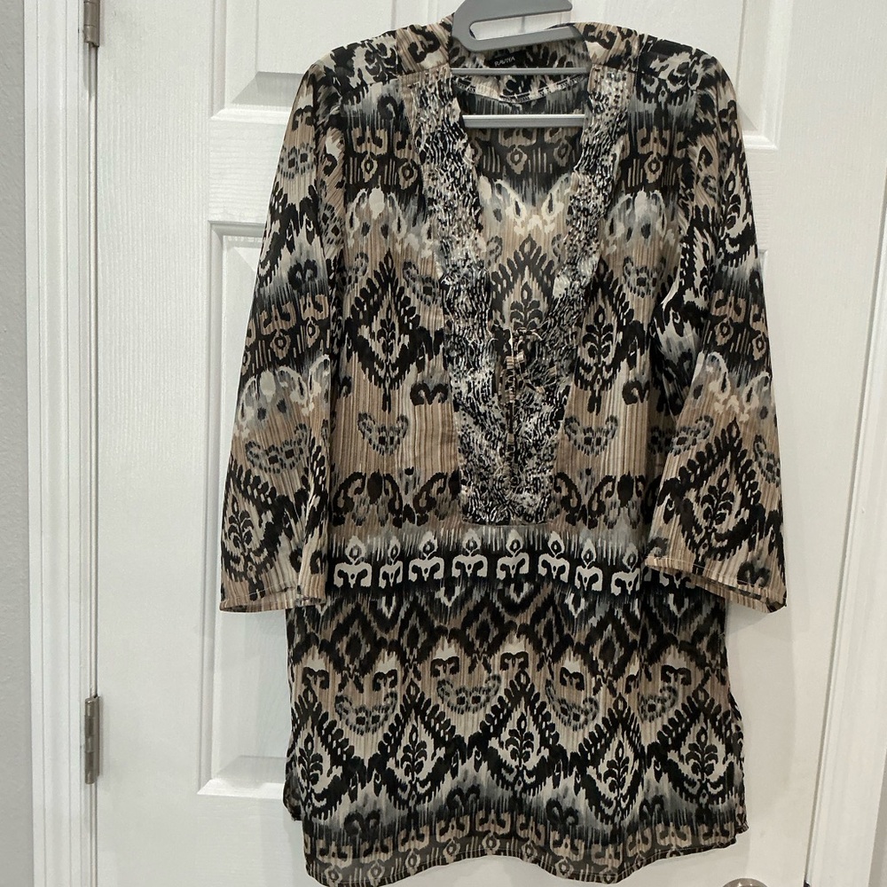 Raviya Black and Gray Patterned Blouse/swimsuit coverup